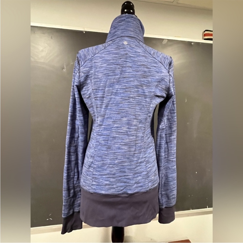 Lululemon - Picture 2 of 4